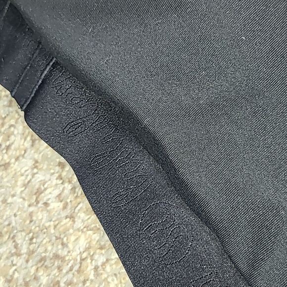 Lululemon Athletica Crop Leggins with Skirt Overlay - Picture 5 of 8